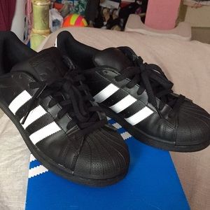 HOST PICK 🥳 Unisex adidas superstar foundation